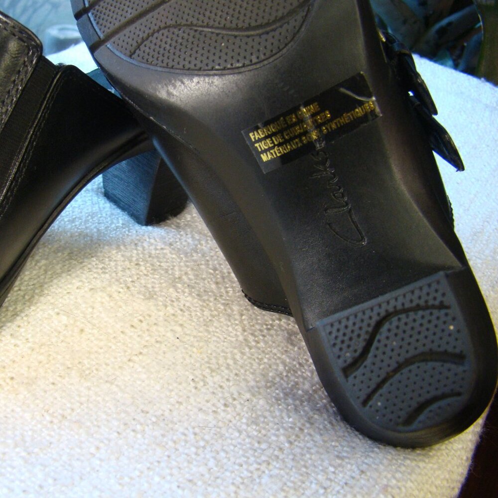 Clarks black genuine leather silver buckle medium heeled clog mules, size 6 - Picture 6 of 7